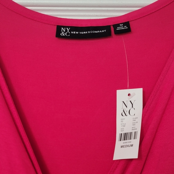 A long pink New York & Company Maxi dress - Picture 2 of 5